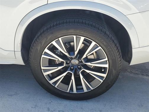 2022 Volvo XC90 T5 Momentum 7 Passenger