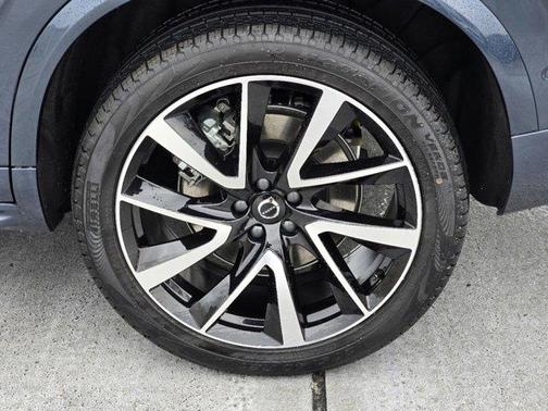2025 Volvo XC90 B6 Plus 7-Seater