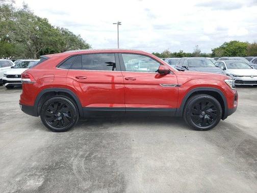 2025 Volkswagen Atlas Cross Sport 2.0T SE w/Technology