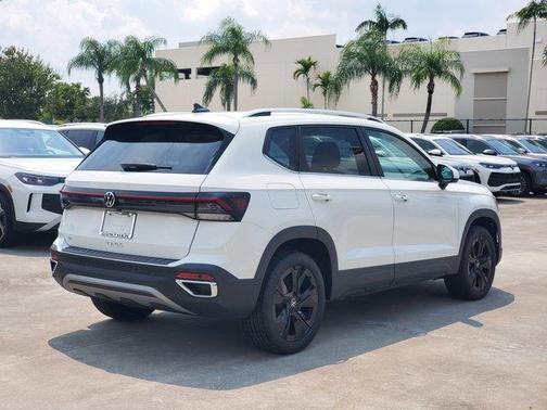 2025 Volkswagen Taos 1.5T SE