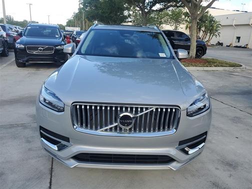 2024 Volvo XC90 B6 Plus Bright Theme 7-Seater