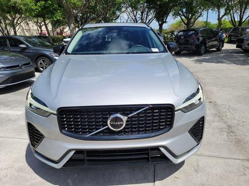 Silver 2023 Volvo XC60 B5 Plus Dark Theme