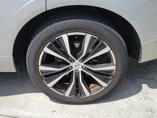 Silver 2023 Volvo XC60 B5 Plus Dark Theme