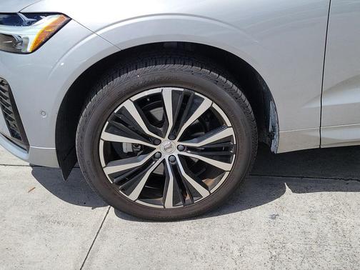 Silver 2023 Volvo XC60 B5 Plus Dark Theme