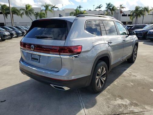 2026 Volkswagen Atlas 2.0T SE