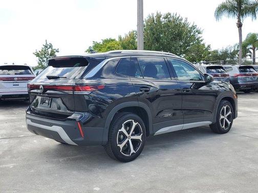 2025 Volkswagen Tiguan 2.0T SE