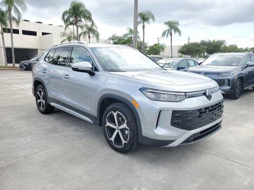 2025 Volkswagen Tiguan 2.0T SE