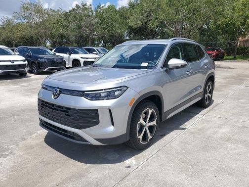 2025 Volkswagen Tiguan 2.0T SE