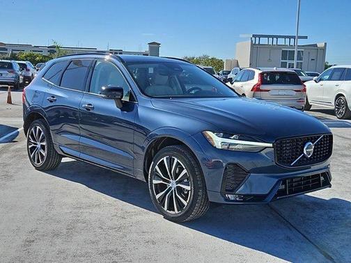2025 Volvo XC60 B5 Plus
