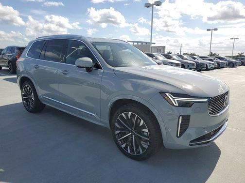 2025 Volvo XC90 Plug-In Hybrid T8 Ultra 6-Seater