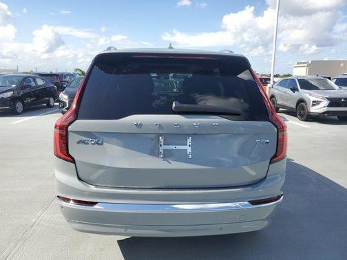2025 Volvo XC90 Plug-In Hybrid T8 Ultra 6-Seater
