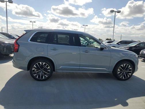 2025 Volvo XC90 Plug-In Hybrid T8 Ultra 6-Seater