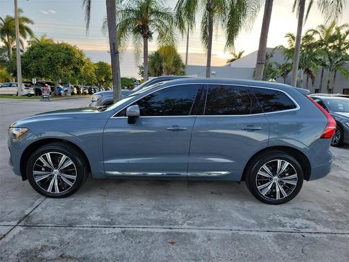 2022 Volvo XC60 B5 Inscription