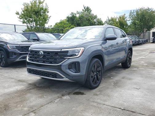 2026 Volkswagen Atlas Cross Sport 2.0T SE w/Technology