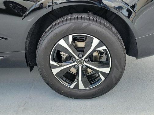Onyx Black Metallic 2026 Volvo XC60 B5 Core