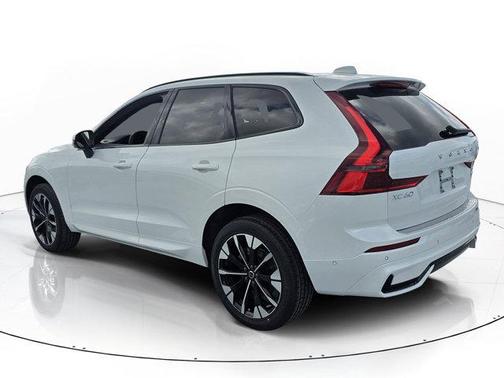 Crystal White Metallic 2026 Volvo XC60 B5 Plus