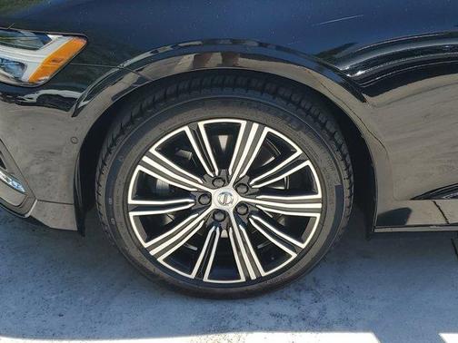 2022 Volvo S60 B5 Inscription