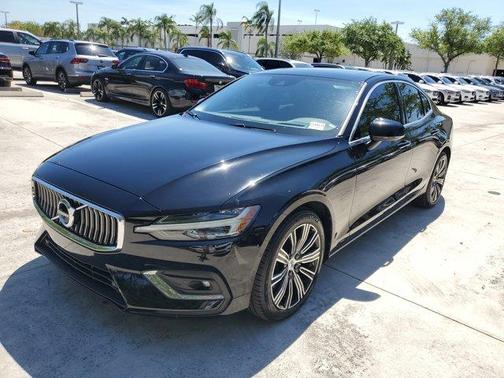 2022 Volvo S60 B5 Inscription