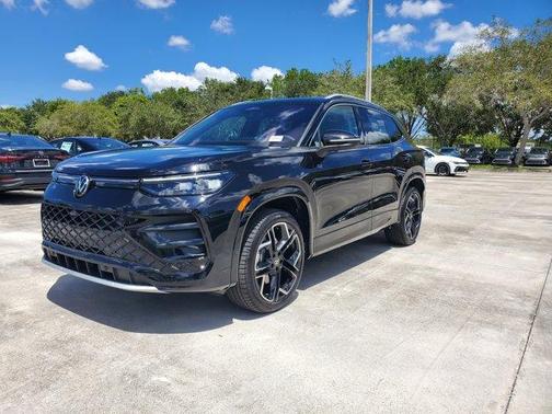 2026 Volkswagen Tiguan 2.0T SEL