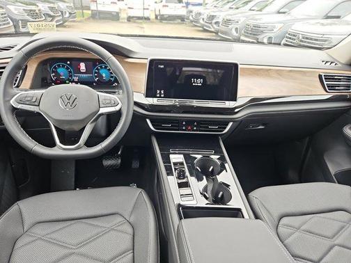 2025 Volkswagen Atlas 2.0T SE