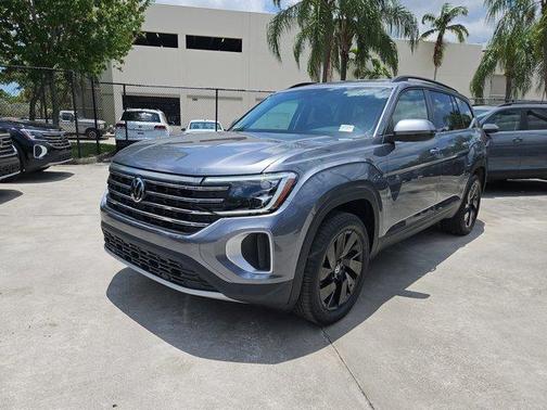 2025 Volkswagen Atlas 2.0T SE w/Technology