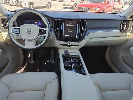 2025 Volvo XC60 B5 Core