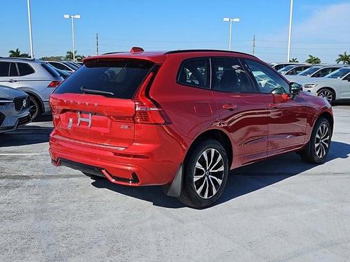 2025 Volvo XC60 B5 Core