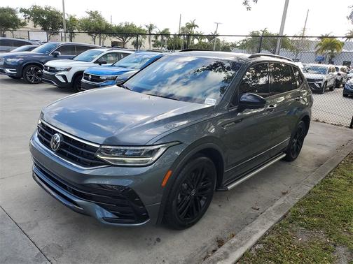 2022 Volkswagen Tiguan 2.0T SE R-Line Black