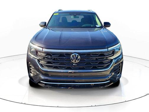 Deep Black Pearl Effect 2024 Volkswagen Atlas 2.0T SEL Premium R-Line