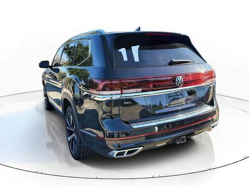 Deep Black Pearl Effect 2024 Volkswagen Atlas 2.0T SEL Premium R-Line