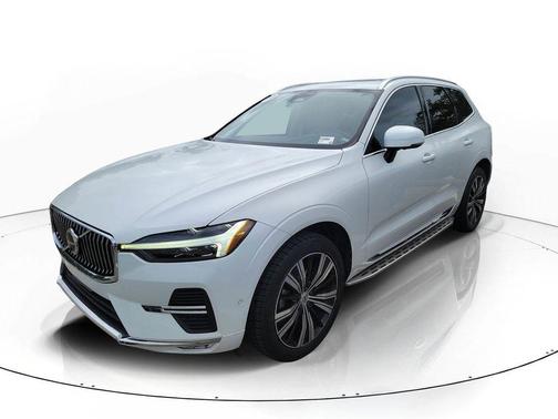 Crystal White 2023 Volvo XC60 B5 Plus Bright Theme