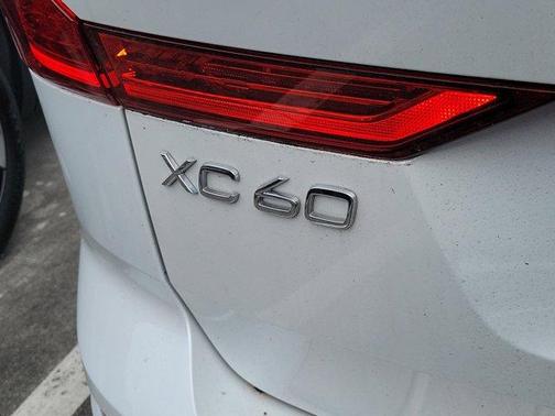 Crystal White 2023 Volvo XC60 B5 Plus Bright Theme