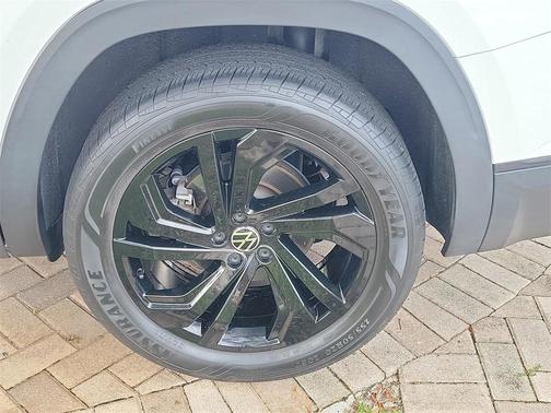 2022 Volkswagen Atlas 2.0T SE w/Technology