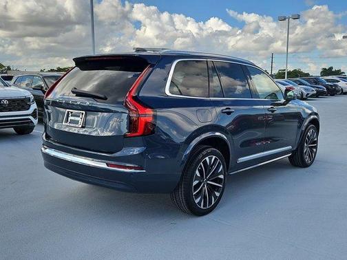 2026 Volvo XC90 B6 Ultra 7-Seater
