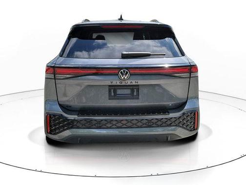 Platinum Gray Metallic 2026 Volkswagen Tiguan 2.0T SE R-Line Black