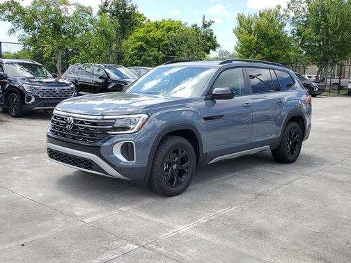 2025 Volkswagen Atlas 2.0T Peak Edition