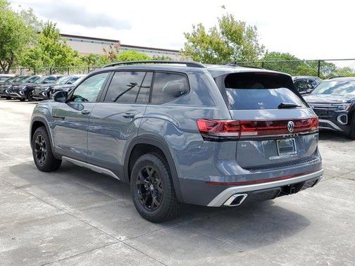 2025 Volkswagen Atlas 2.0T Peak Edition