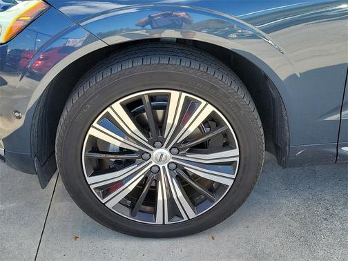 2023 Volvo XC60 B5 Ultimate Bright Theme