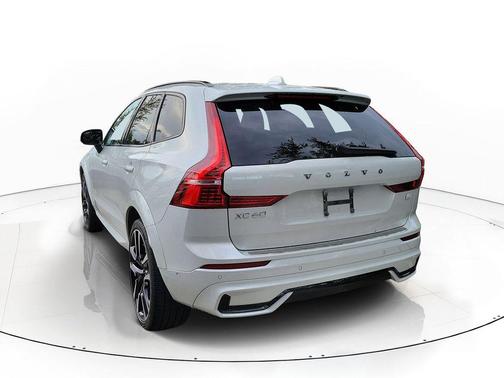 Crystal White 2024 Volvo XC60 Recharge Plug-In Hybrid T8 Ultimate Dark Theme