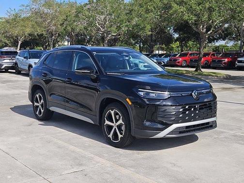 2025 Volkswagen Tiguan 2.0T SE