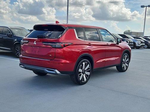 2025 Mitsubishi Outlander SE