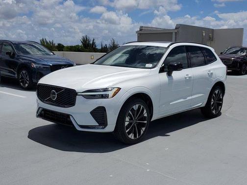 2026 Volvo XC60 PLUS