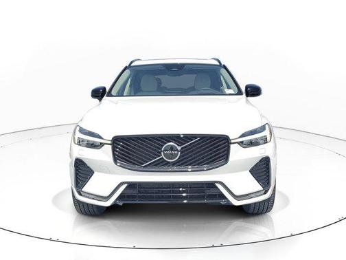 Crystal White Metallic 2026 Volvo XC60 B5 Ultra