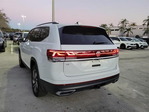 2025 Volkswagen Atlas 2.0T SE w/Technology