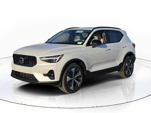Crystal White 2026 Volvo XC40 B5 Plus