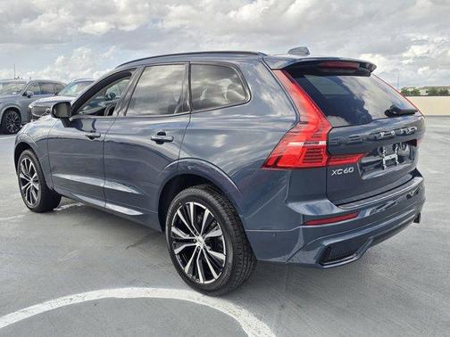 2025 Volvo XC60 B5 Plus