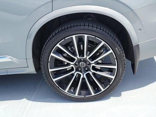 Metallic 2026 Volvo XC90 B6 Plus 7-Seater