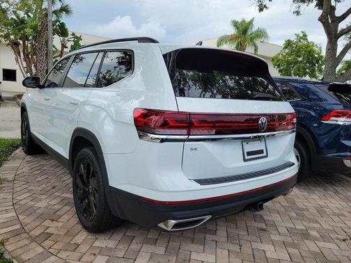 2025 Volkswagen Atlas 2.0T SE w/Technology