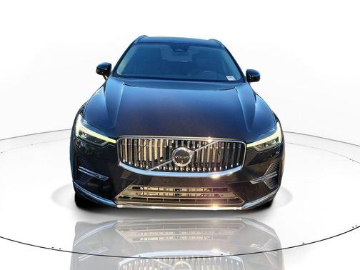 Onyx Black Metallic 2023 Volvo XC60 B5 Plus Bright Theme