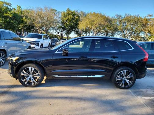 2023 Volvo XC60 B5 Plus Bright Theme